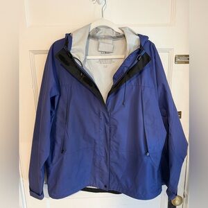 L.L. Bean Misses L Polyester Shell